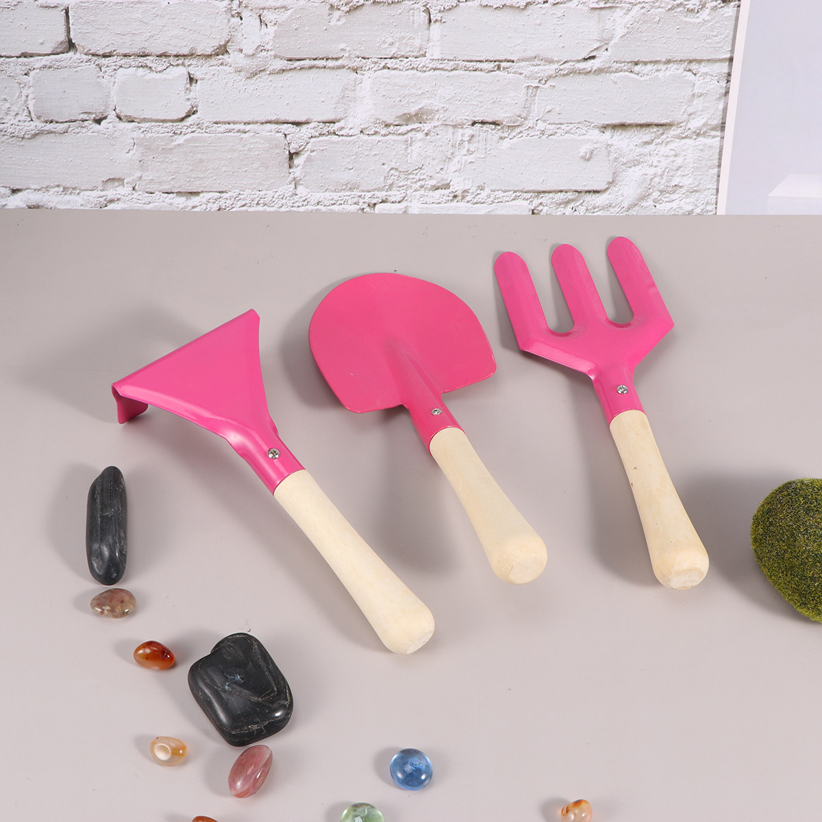 مجموعة أدوات البستنة الصديقة ل - مراجعة Gardening Tools Pink وسعره