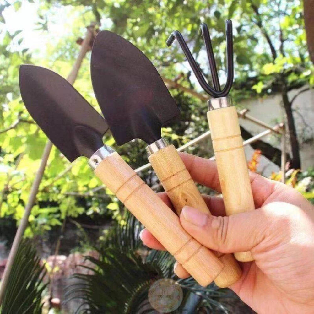 طقم أدوات حدائق صغيرة مكون من  - مراجعة Gardening Tools On Sale وسعره